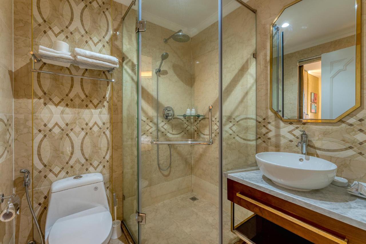 Golden Tree Hotel & Apartment Ho Chi Minh City Bagian luar foto
